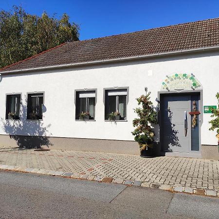 Zur Weinlaube Villa Monchhof ภายนอก รูปภาพ